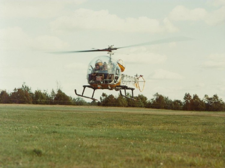 Bell47g4a  C-FXFX bII.jpg